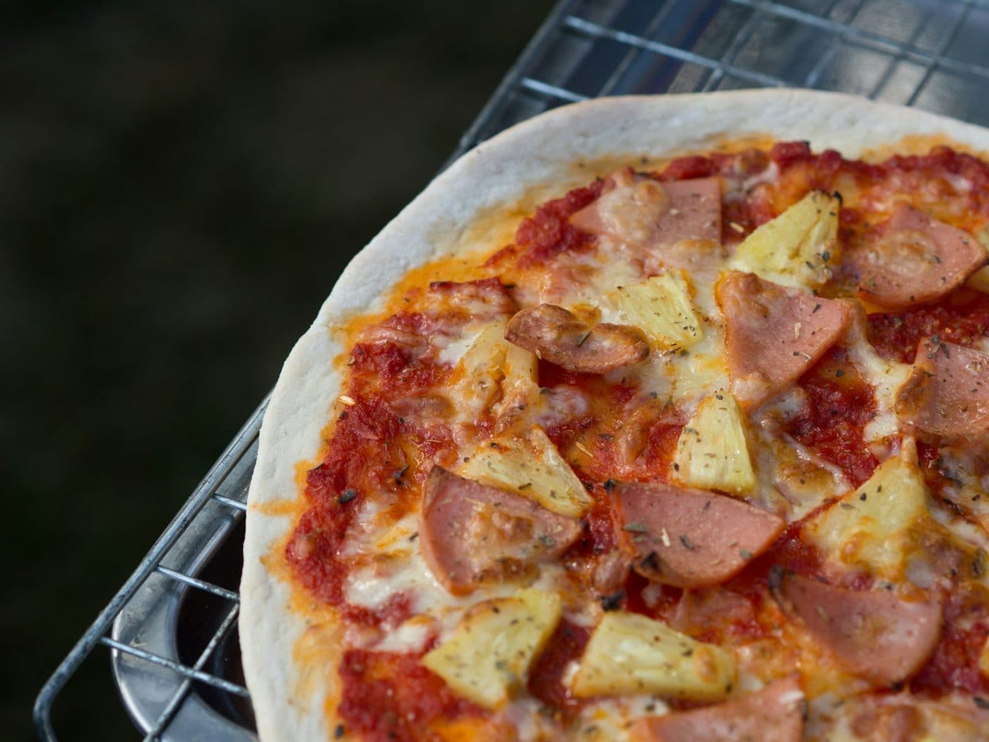 Pizza Hawaïenne : Poulet, ananas, pommes de terre
