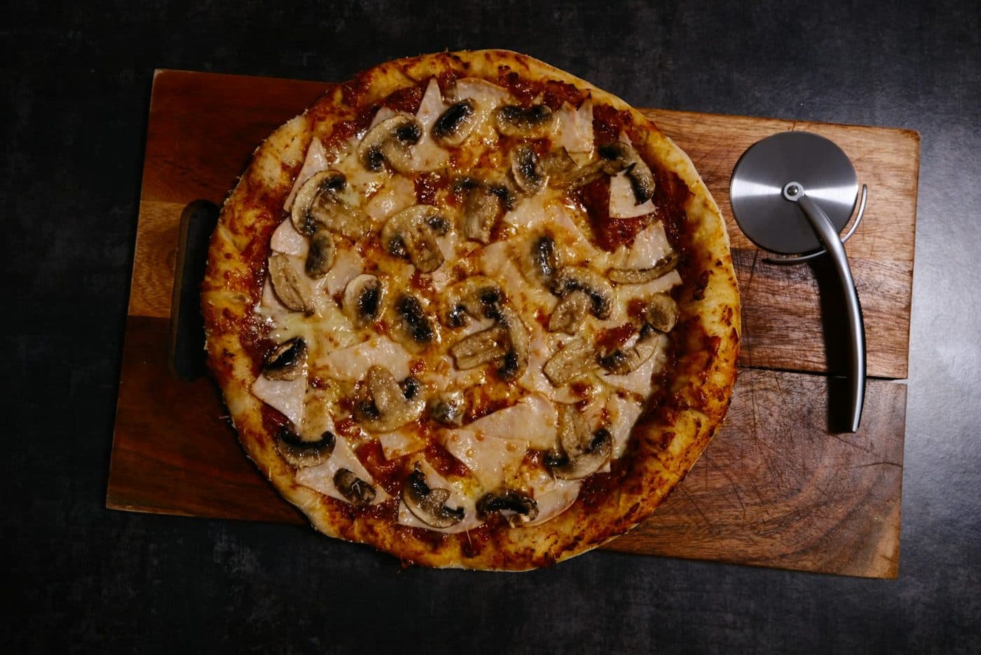 Pizza Sublima : Jambon, champignons