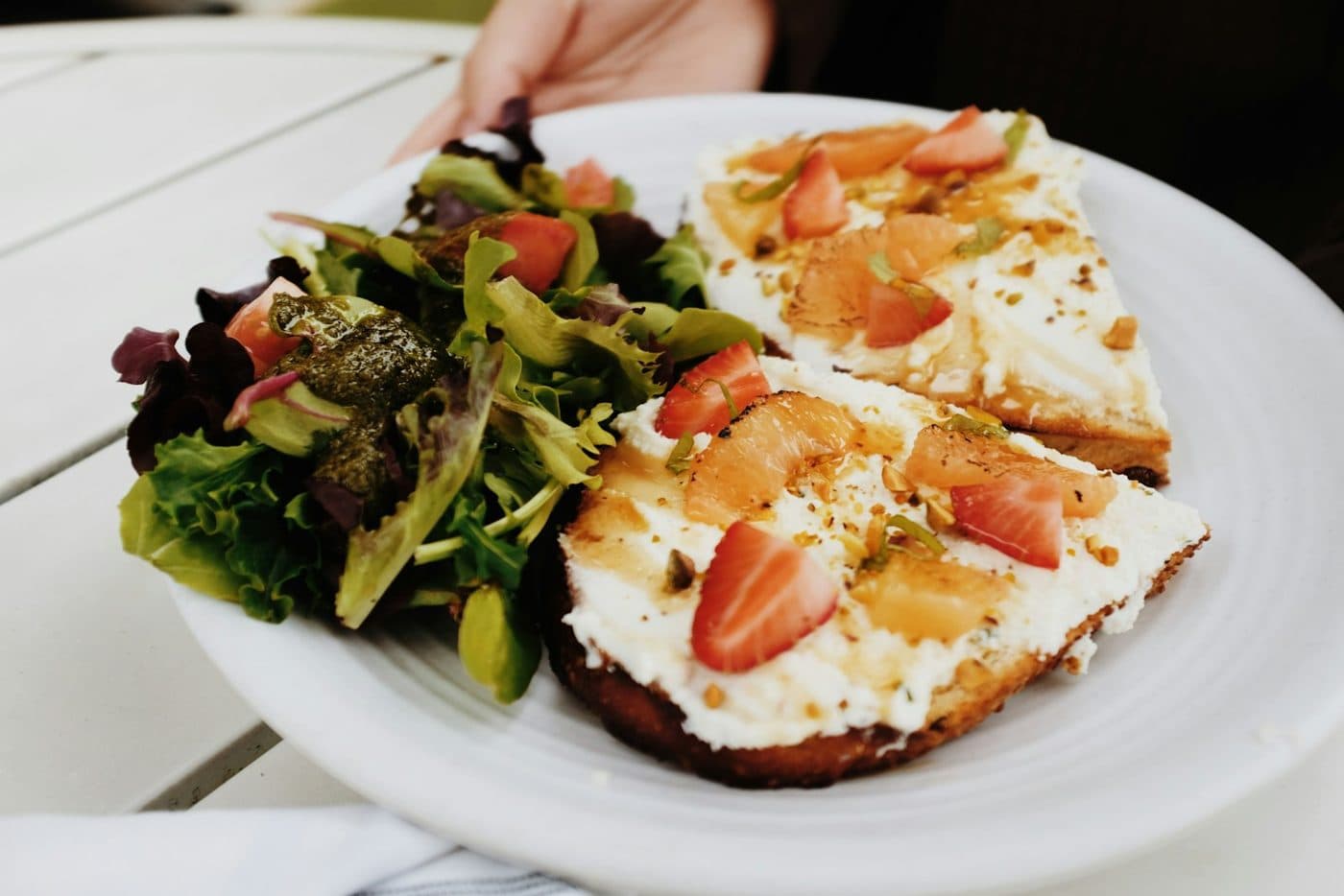 Salade de chèvre chaud